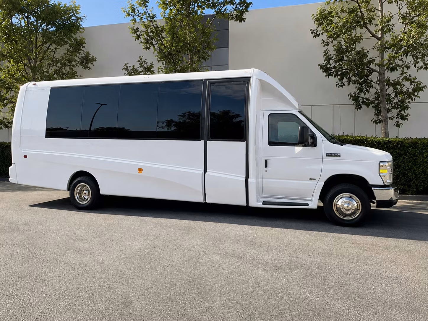 15 passenger minibus
