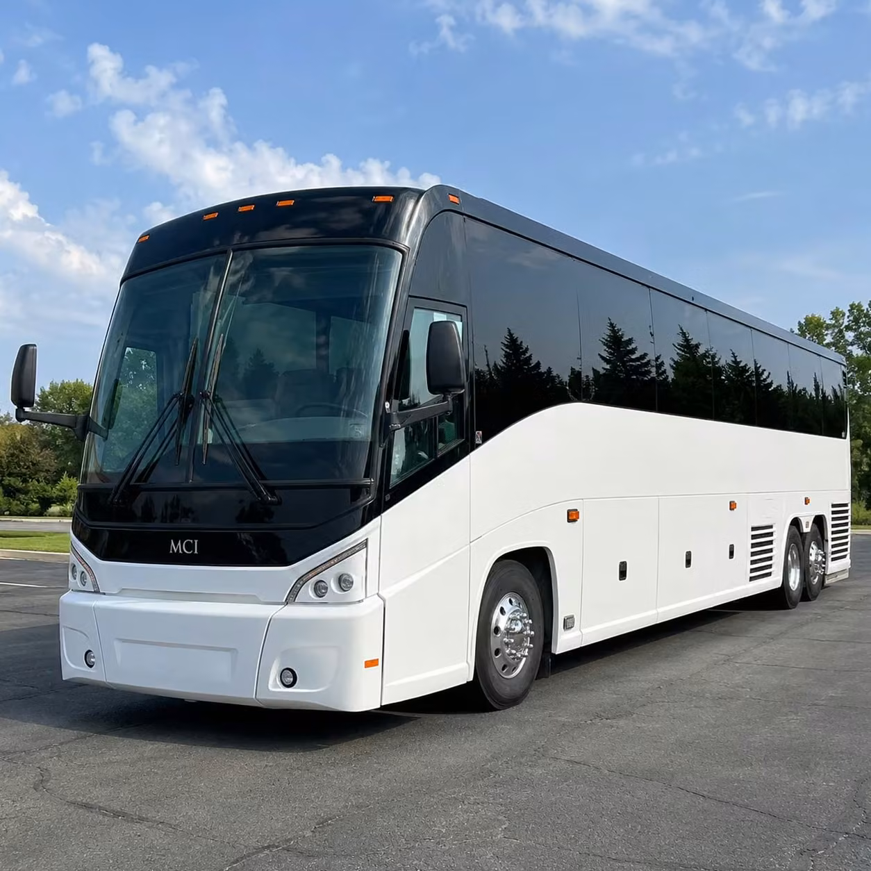 charter bus rentals for outdoor festivals and summer concert season in minneapolis