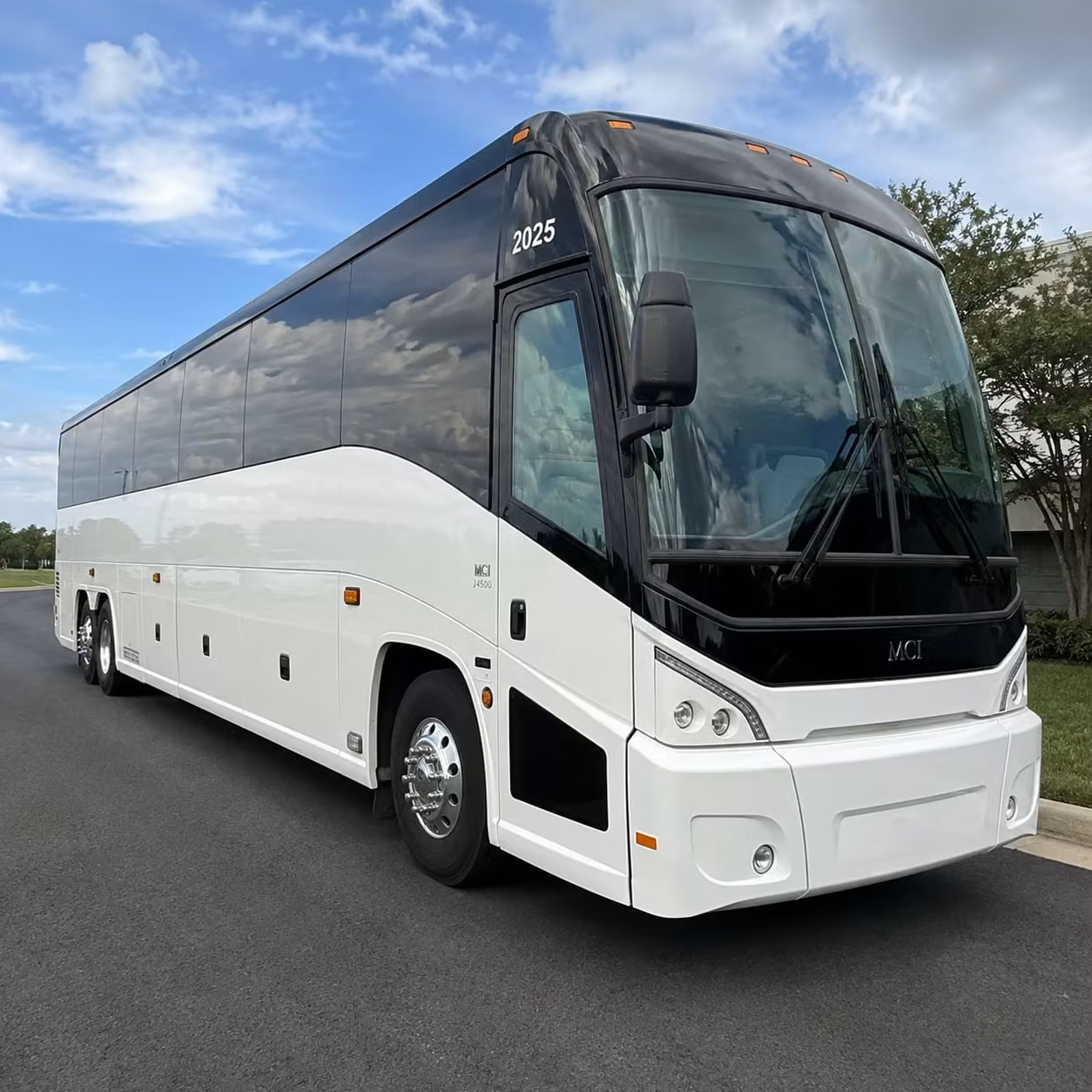 charter buses and minibuses for minneapolis concerts and sports events